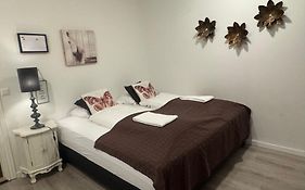 Superb Central Location, No Car Needed - Spacious
