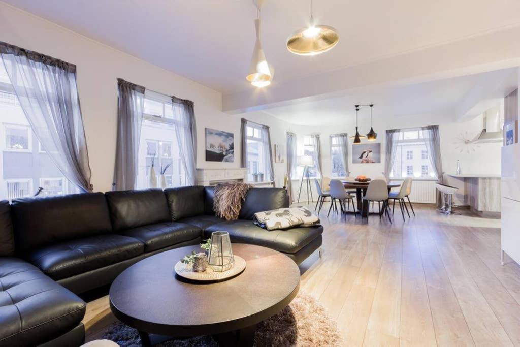Superb Central Location, No Car Needed - Spacious Akureyri Exterior photo